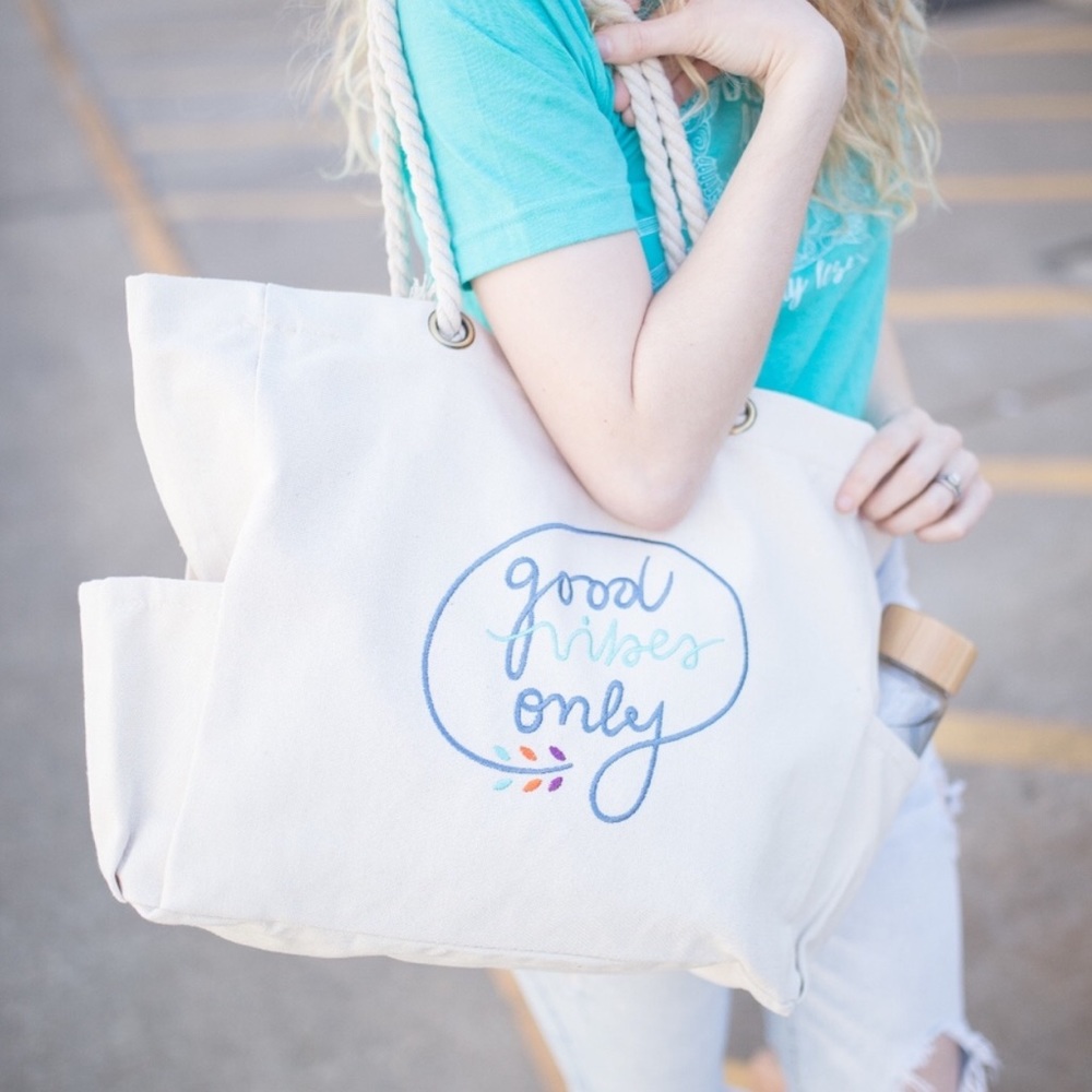 Brand New Roomy Quote Tote Bag With Rope Handles - Picture 2 of 3